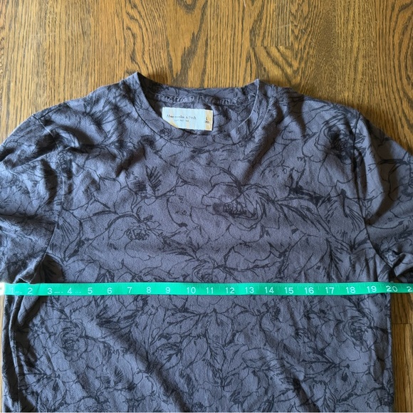EUC Abercrombie & Fitch T-shirt Men’s Large - Picture 7 of 9